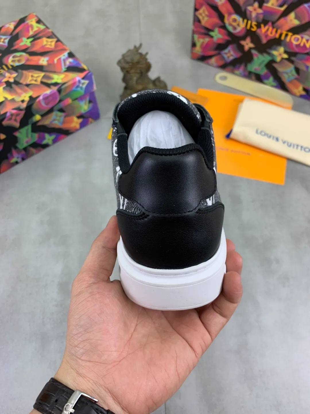 Men's men's shoes💰P520💰[New model]🆘High quality cowhide [Louis Vuitton]LV official website latest model🎁casual and fashionable men's shoes👟hot style💥simple and elegant style, exclusive for trendy men. Unique official website latest brand elements👑original decoration, fashionable and generous, the fabric is made of original denim➕comfortable and breathable mesh lining➕cow leather feet ✅The official website specifies wear-resistant casual outsole, the classic model is taken in real life🎬Color: 5⃣️colors available😍Number of codes: 38-44 Full set of packaging